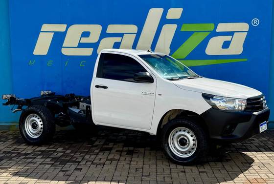 TOYOTA HILUX 2.8 4X4 CS 16V TURBO DIESEL 2P MANUAL TOYOTA HILUX 2.8 4X4 CS 16V TURBO DIESEL 2P MANUAL
